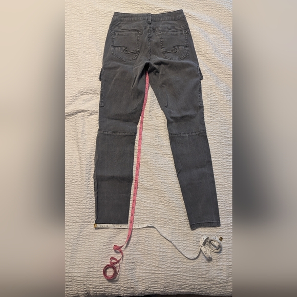 W28/L29 Silver Skinny Cargos in Grey - Picture 9 of 10